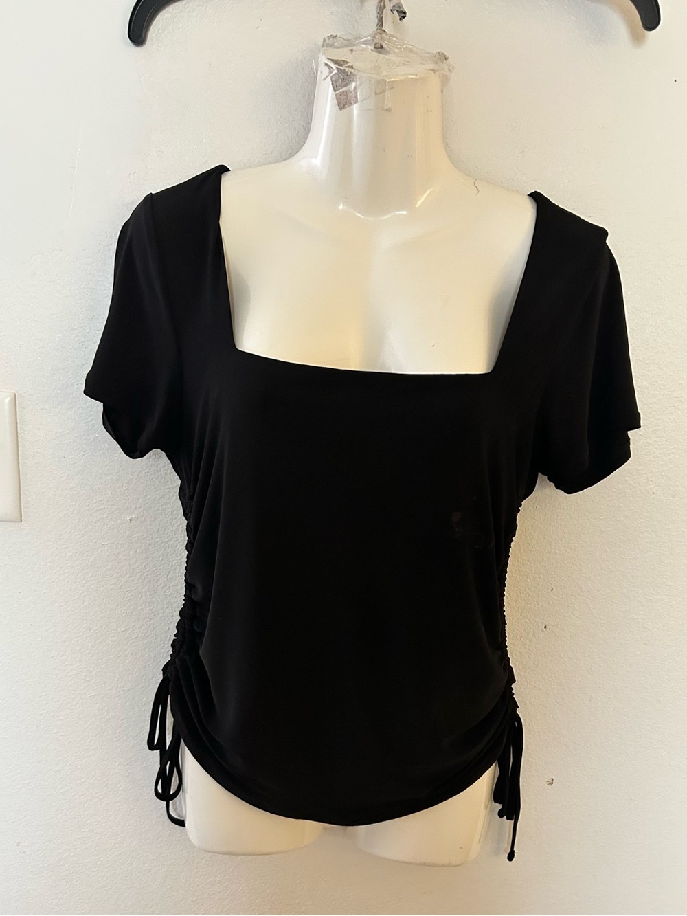 Women’s Black Square-Neck Short Sleeve Top